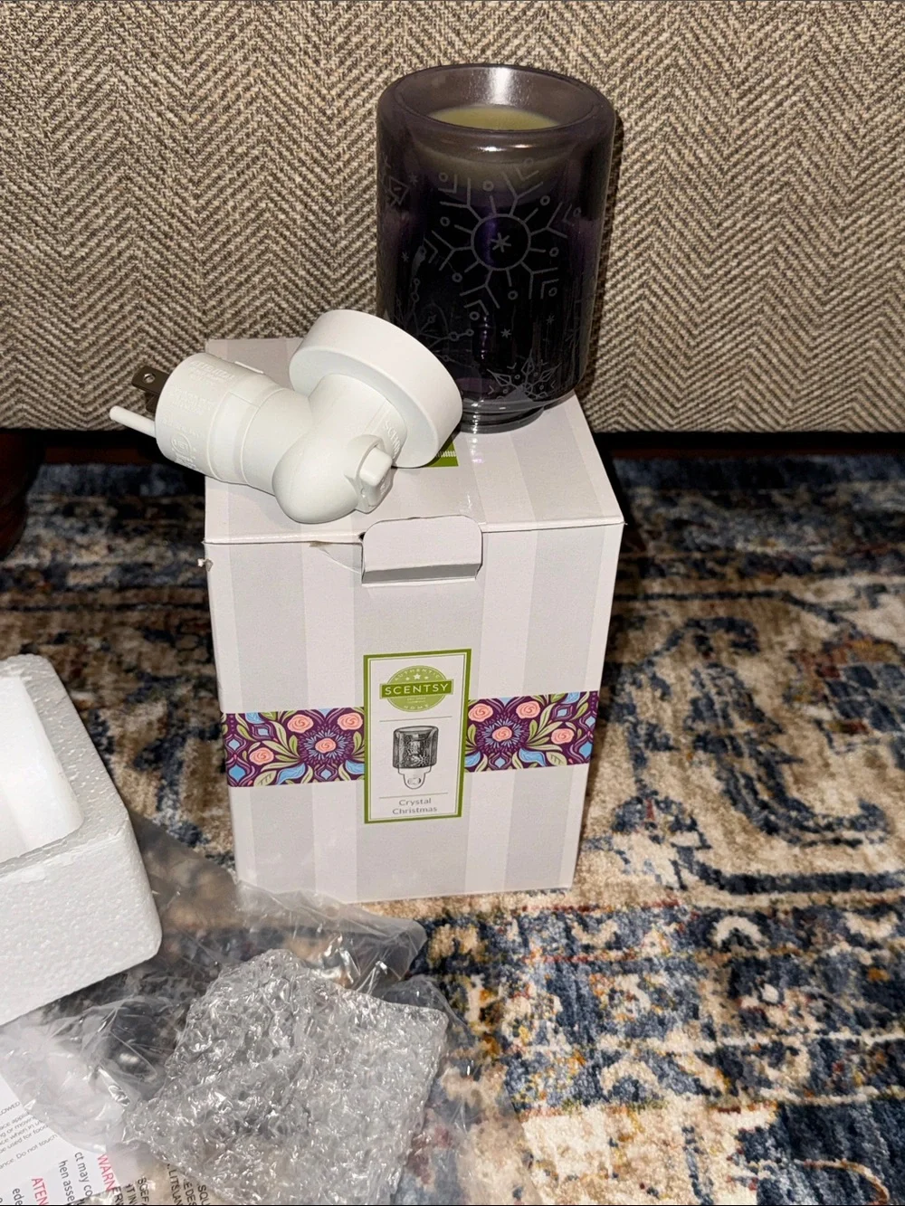 SCENTSY MINI FRAGRANCE WAX WARMER CRYSTAL CHRISTMAS HOLIDAY WITH BOX